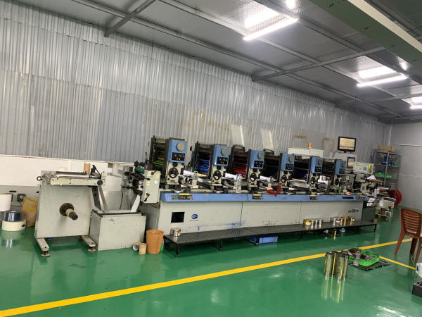Hình ảnh xưởng sản xuất Hoàng Nam